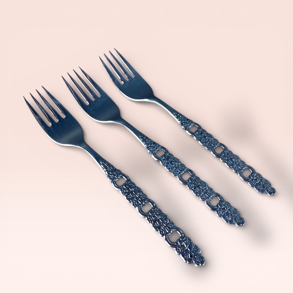 Oneida Viola Voila‎ Salad Forks Set of 3 Stainless Flatware 1991 Vintage